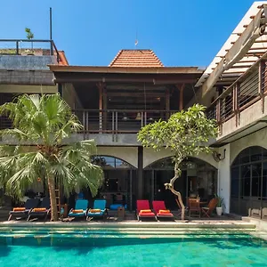 niconico-mansion.hotelsseminyak.net/